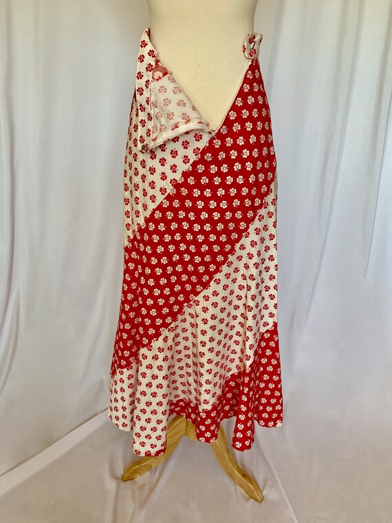 Vintage 1970s Red and White Floral / Clover Summe… - image 9