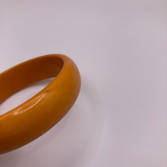 1930s/1940s Vintage Butterscotch Bakelite Bangle - image 7