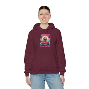 Cool Paws Driving Cool Cars unisex sweater met capuchon Labradoodle