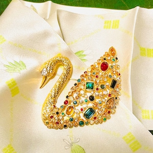 SWAROVSKI Signed Swan Rhinestone Pin Brooch 2&quot;