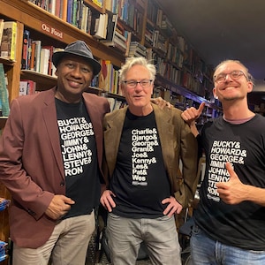 Kultiges 7-Saitiges Jazz Gitarre Greats T-Shirt | Feiern Sie Jazzlegenden | Perfektes Geschenk für Gitarristen und Jazz-Enthusiasten