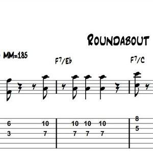 Könnte beinhalten: Eine 7-saitige Gitarrentablature für das Lied "Roundabout" von Yes. Die Tabulatur enthält die Akkorde F, F7/Eb und F7/C, und das Tempo beträgt 185 Schläge pro Minute.