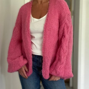 Cardigan en laine rose, cardigan rose en alpaga mérinos, cardigan moelleux et confortable, manches longues ballon, veste en tricot rose, fabriqué sur commande image 8