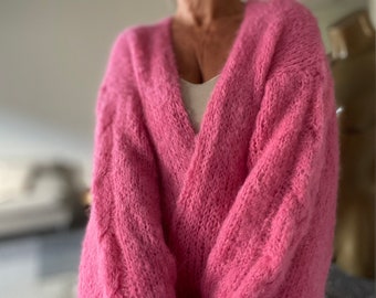 Cárdigan de lana rosa, cárdigan de alpaca merino rosa, cárdigan esponjoso y acogedor, mangas largas globo, chaqueta de punto rosa, hecho a pedido