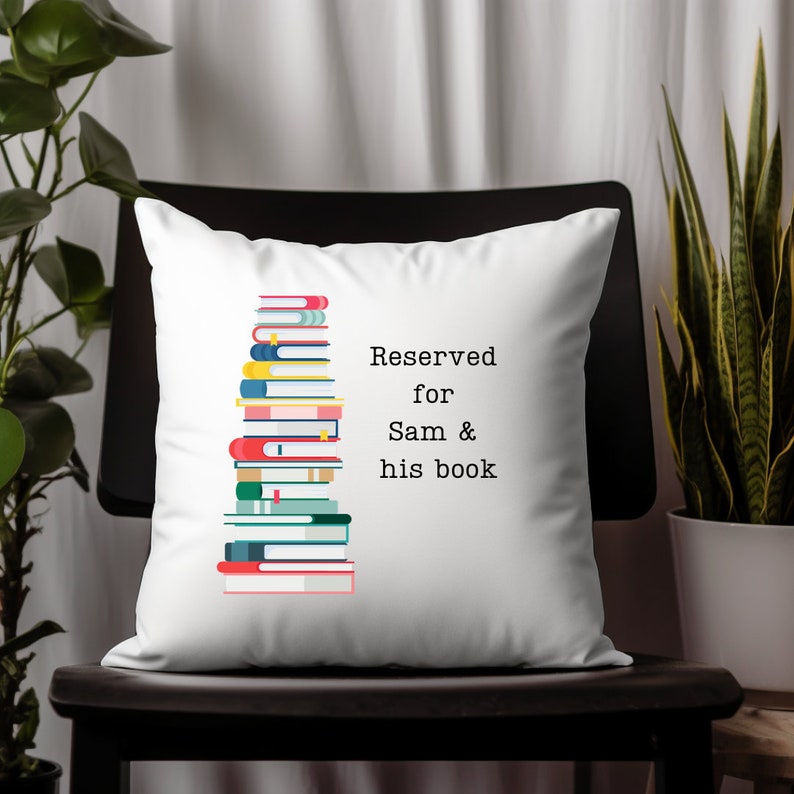 Almohada de libro de lectura personalizada, almohada de libro personalizada, almohada de lector, decoración de libro. Almohada de la biblioteca del hogar, almohada de libro, decoración del hogar del libro imagen 7