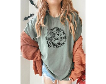 Spooky Season Book T-Shirt: Halloween Reader Tee