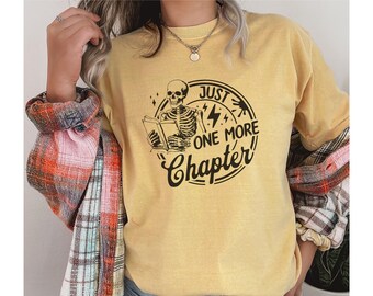 Spooky Season Book T-Shirt: Halloween Reader Tee