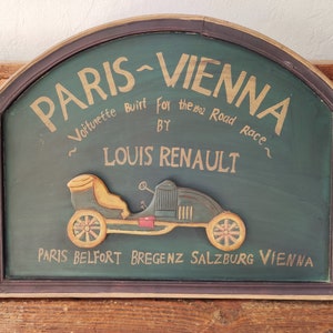Vintage houten Renault wanddecoratie, handgemaakt. Wagenwinnaar van de race in Parijs Vienne in 1902