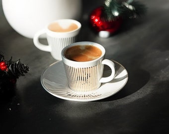 Spiegel Tasse und Untertasse - Gold Rentier 8oz für Tee & Kaffee | Weihnachtsgeschenk