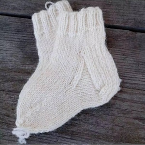 Handgestrickte Baby-Wollsocken – Fußlänge 9 cm – 100 % Schurwolle – Verschiedene Farben