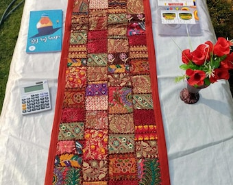 Chemin de table patchwork sari vintage Chemin de table patchwork en coton vintage fait main