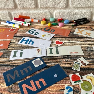 Lernkartei, Alphabet Durchzeichnung, Schreibaktivität, Buchstaben nachzeichnen, Schreiben lernen, ABC-Aktivitäten, Montessori, Motorik, 4 Farboptionen