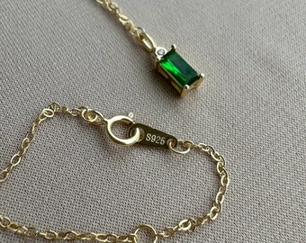 18K Gold Chain of Silver and Emerald Baguette Pendant,Minimalist Emerald Necklace,Baguette Emerald Necklace, Wedding Gift