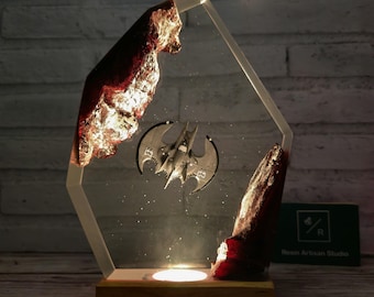 Figurka Batwing DC, figurka Batwing, model Batwing, lampa z żywicy, lampa z drewna, prezent dla dzieci, prezent dla mamy, prezent dla chłopaka, prezent dla taty