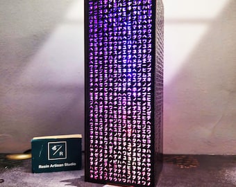 Lámpara de código verde personalizada, jeroglíficos verdes, números, líneas verticales, matemáticas, lámpara de noche cibernética de escritorio, lámpara LED futurista de ciencia ficción, lámpara de madera