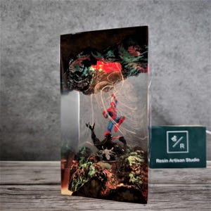Back to shool day Gift,Super Hero Night light Custom Hero Resin Lamp figure Terrarium Personalized Night Light Bedroom lamp diorama resin