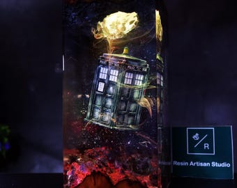 Diorama Dr Who - TARDIS Resin Figure Night Light, Dr Who TARDIS Resin Figure Gift, Custom Night Light, Valentine Idea gift, Unique Lamp Gift