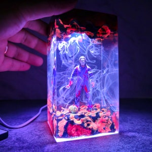 Halloween Geschenk, Michael Myers, Halloween Geschenk für Kinder, Halloween Lampe, Nachtlicht, Resin Lampe, Holz Lampe, Geschenkidee Weihnachten, Halloween Figur