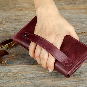 Cartera de teléfono bifold de cuero personalizada, cartera de embrague de cuero, cartera personalizada de tarjeta de crédito hecha a mano, regalo para ella