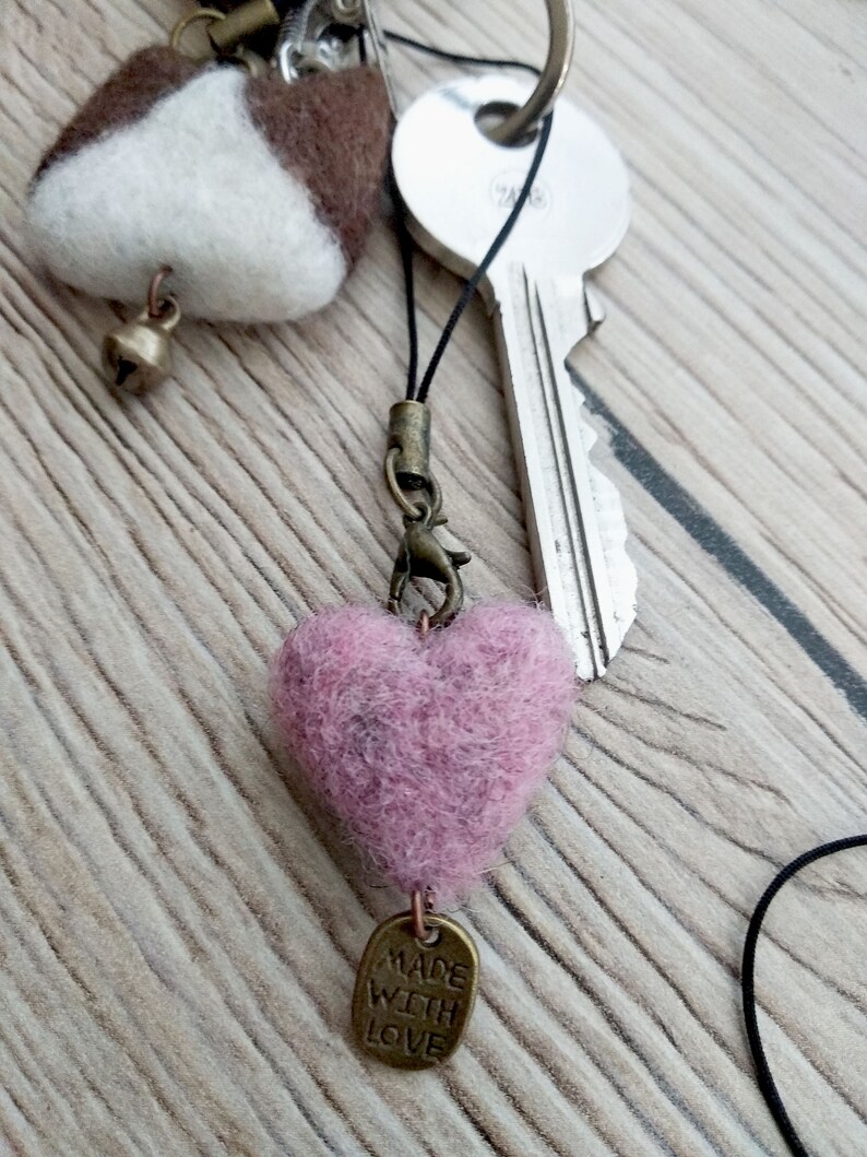 Pendentif cœur feutré cadeau Saint Valentin bijoux charm porte clés fait main et unique Jeanne Landart 6. Rose Chiné