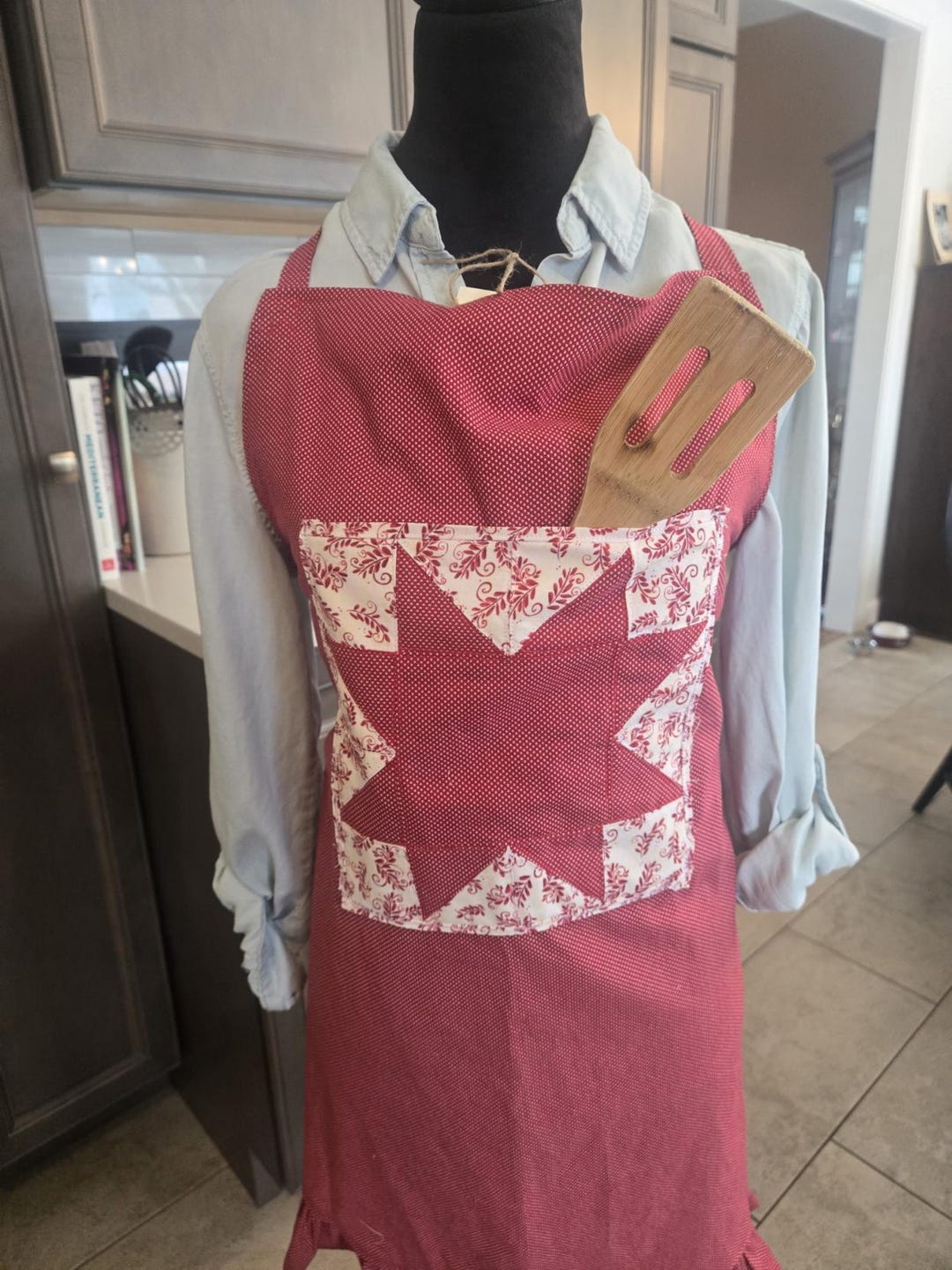 Full Apron - Farmhouse Quilted Star, Red & White, Bottom Ruffle - Etsy