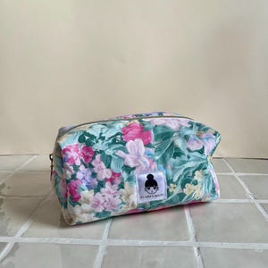 Kit - Toiletry bag - Makeup bag - Large kit - Upcycling - Unique piece