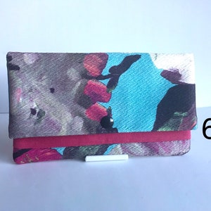 Portafogli floreale tessuto fatta a mano, pochette per donna stampa floreale scuro, porta carte di credito, porta documenti, regalo per lei