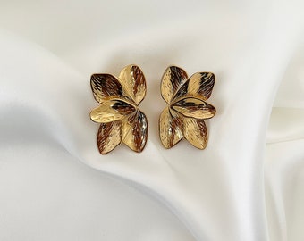 Polette flower earrings / BO trendy flower petals chic floral woman