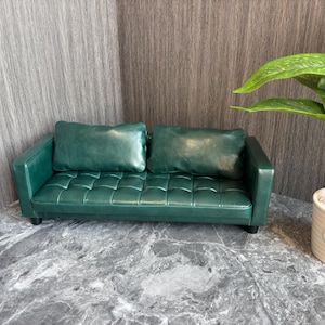 Anpassbare 1: 6 Puppenhaus Miniatur Sofa Kissen Set, dunkelgrünes Chesterfield Sofa, Echtleder Couch, Puppe handgefertigte Möbel