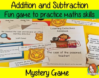 Può includere: Un gioco educativo colorato per bambini per esercitarsi con addizione e sottrazione. Il gioco ha un tema da detective con indizi, un quaderno e un messaggio segreto. Il testo sul tabellone di gioco recita "Addizione e sottrazione Gioco divertente per esercitarsi nelle abilità matematiche" e "Gioco misterioso".