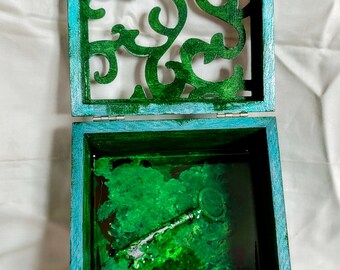 Moss Green Jewellery Box with Resin Surprise