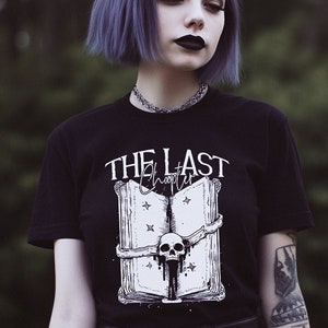 Weiches Goth Shirt Das letzte Kapitel, Schwarzes Pastell Goth Death Book T-Shirt, Goth Ästhetische Kleidung, Alternative Witchy Shirts