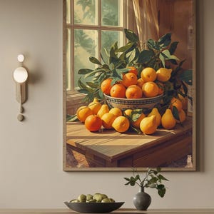 Peut inclure: Peinture encadrée d'une nature morte avec un bol d'oranges et de citrons avec des feuilles vertes sur une table en bois près d'une fenêtre. Les oranges sont orange vif et les citrons sont jaunes. Le bol a un motif bleu et blanc.
