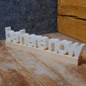 Individueller 3D-Schriftzug mit Holzfuß / Schriftzug für den Hochzeitstisch / Schriftzug als Geschenk