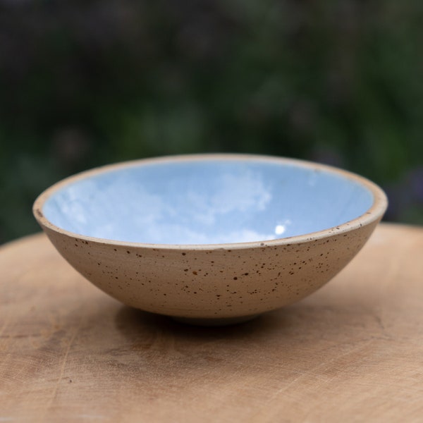 Lavender blue ceramic dish. Bowl in purple and blue pottery. Small handmade stoneware blue bowl. Handmade pottery bowl.