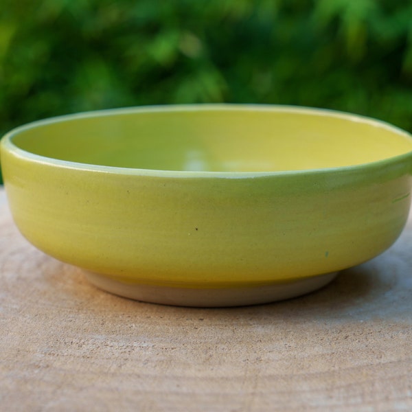 Bol large en céramique jaune citron. Bol jaune en grès. Assiette creuse en poterie jaune.