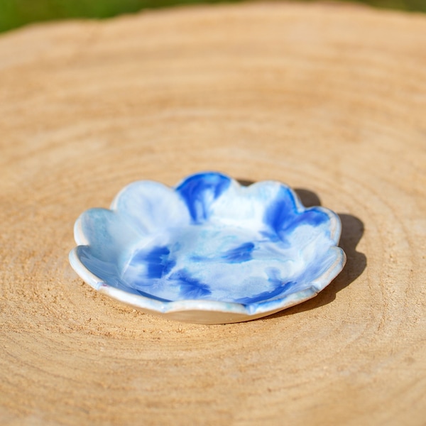 Small ceramic bowl Shades of blue. Blue ceramic pocket tray. Dish for pottery jewelry. Handmade stoneware bowl