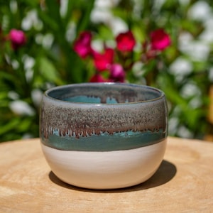 Green and white ceramic ball pot in stoneware. Green ceramic trinket dish. Small green stoneware ceramic pot. Handmade pottery.