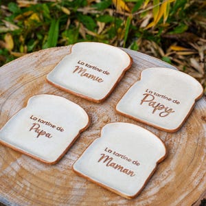 Dekorative Keramik-Toastplatte für Mama oder Papa. Kleiner Dekoteller für Oma oder Opa. Servierschale für Toast.