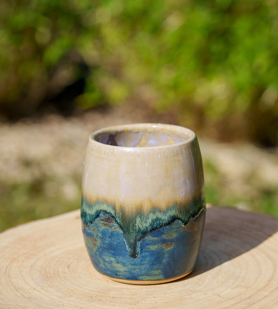 青とベージュの陶器花瓶 il_1080xN.5816732396_1nyk.jpg