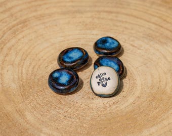 Worry Stone Câlin de poche en céramique. Galet anti-stress Inspirant. Pierre de détente en céramique.