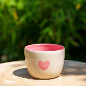 White ceramic stoneware bowl with pink heart. Mother&#39;s Day pink stoneware bowl. Stoneware pottery bowl. Handmade breakfast bowl.