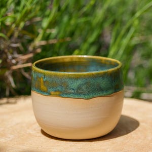 Green ceramic pot. Green stoneware bowl. Handmade ceramic trinket tray.