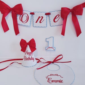 4. Juli Geburtstagsthema / Weiß, Rot und Blau alles Gute zum Geburtstag-Hut, Ein Banner, Lätzchen und Kuchen Topper Set / Vaterländische Geburtstagsparty Thema