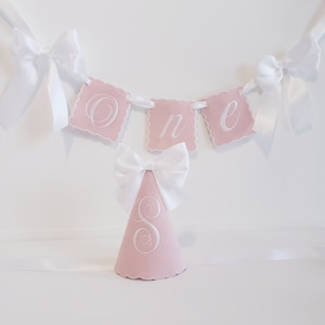 Rosa Anfang Monogrammed Hut mit Schleife / Mädchen Geburtstag Hut für jedes Alter / Rosa personalisierte Geburtstags-Hut / Kuchen Smash Hut / 1. Geburtstag Rosa Hut