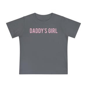 DADDY&#39;S GIRL Kids T-Shirt - Minimalist Tee for Toddlers, Babies & Kids | Fun Gift Idea for Girls