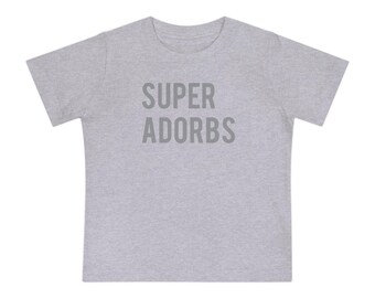 Camiseta infantil SUPER ADORBS: camiseta minimalista para bebés y niños pequeños / Un regalo divertido para niños o niñas