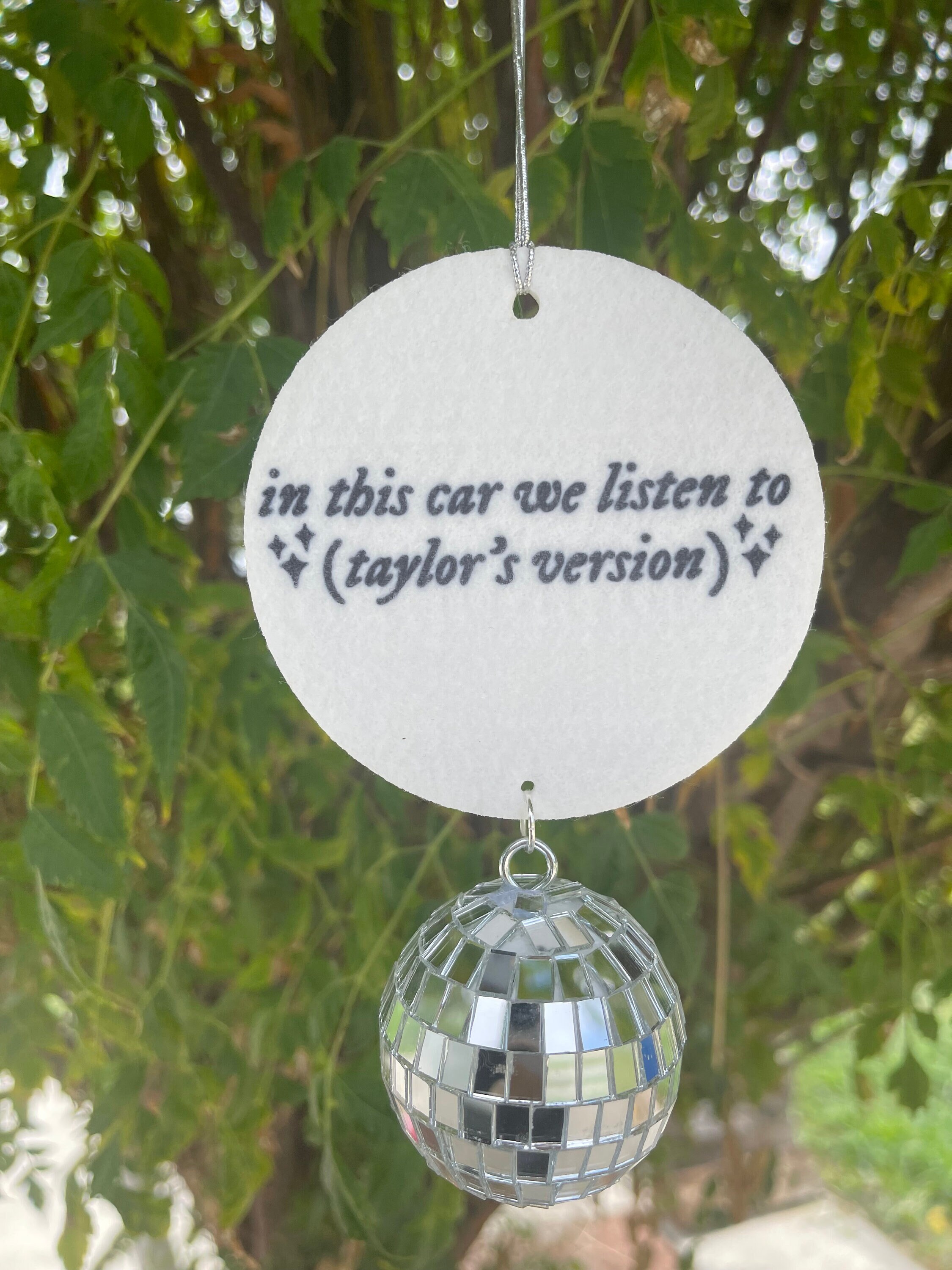 IN THIS CAR WE LISTEN TO TAYLOR SWIFT Car Charm – Creative Work of