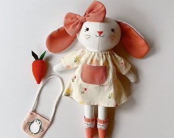 BIG SALE handgemachte Stoffpuppe, schlafender Hase Leinenpuppe mit Karotte, gefüllte Erbstück Puppe, Stoffpuppe, Geschenke für Kinder, DRESS Bunny Doll