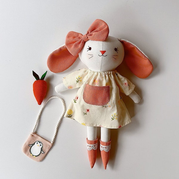 BIG SALE handgemachte Stoffpuppe, schlafender Hase Leinenpuppe mit Karotte, gefüllte Erbstück Puppe, Stoffpuppe, Geschenke für Kinder, DRESS Bunny Doll